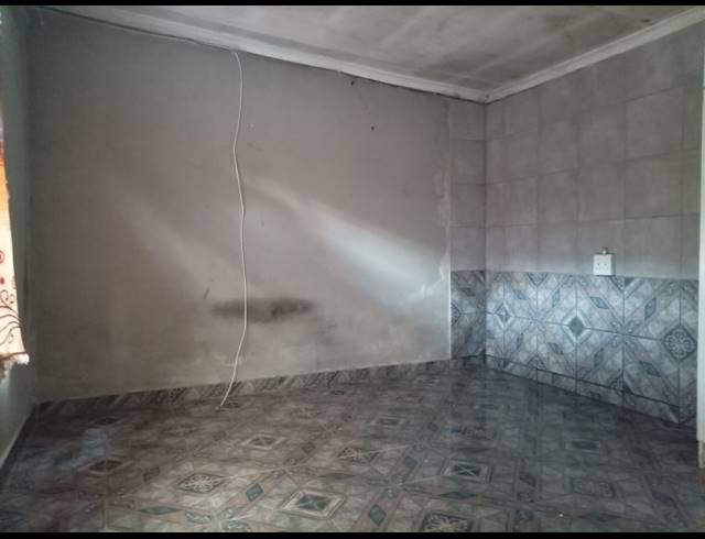 6 BEDROOM HOUSE FOR SALE IN COSMO CITY